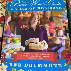 Pioneer woman cook books.